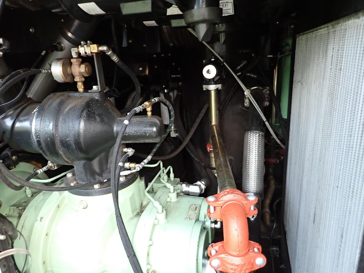 Used 2015 Sullair 900CH/AFDTQ-CA4 900 CFM Air Compressor