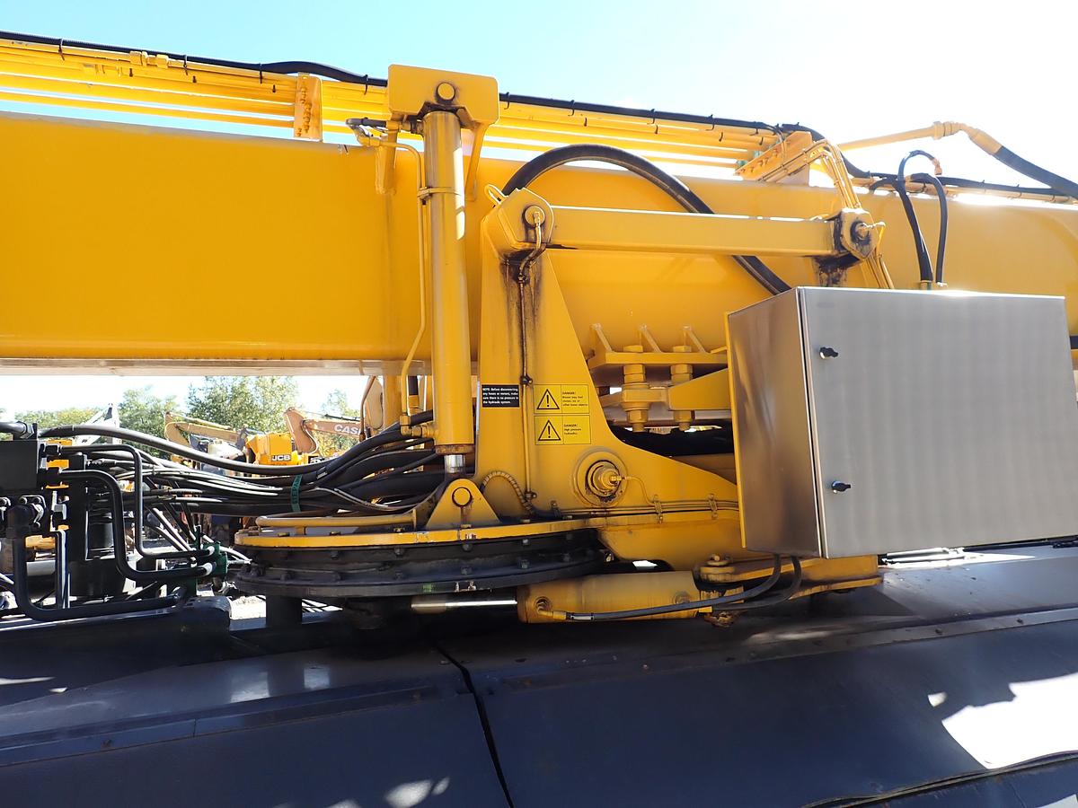 Used 2001 Vammas PSB 5500H Airport Runway Sweeper 