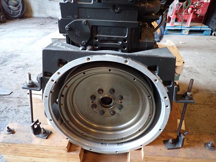 2006 Cummins ISM 280 UNUSED Diesel Truck Engine CPL 8560