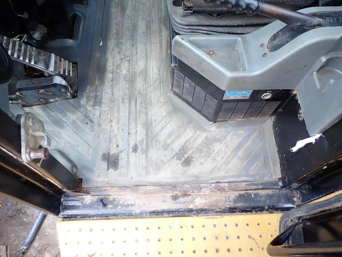 Used 2010 CAT 938H