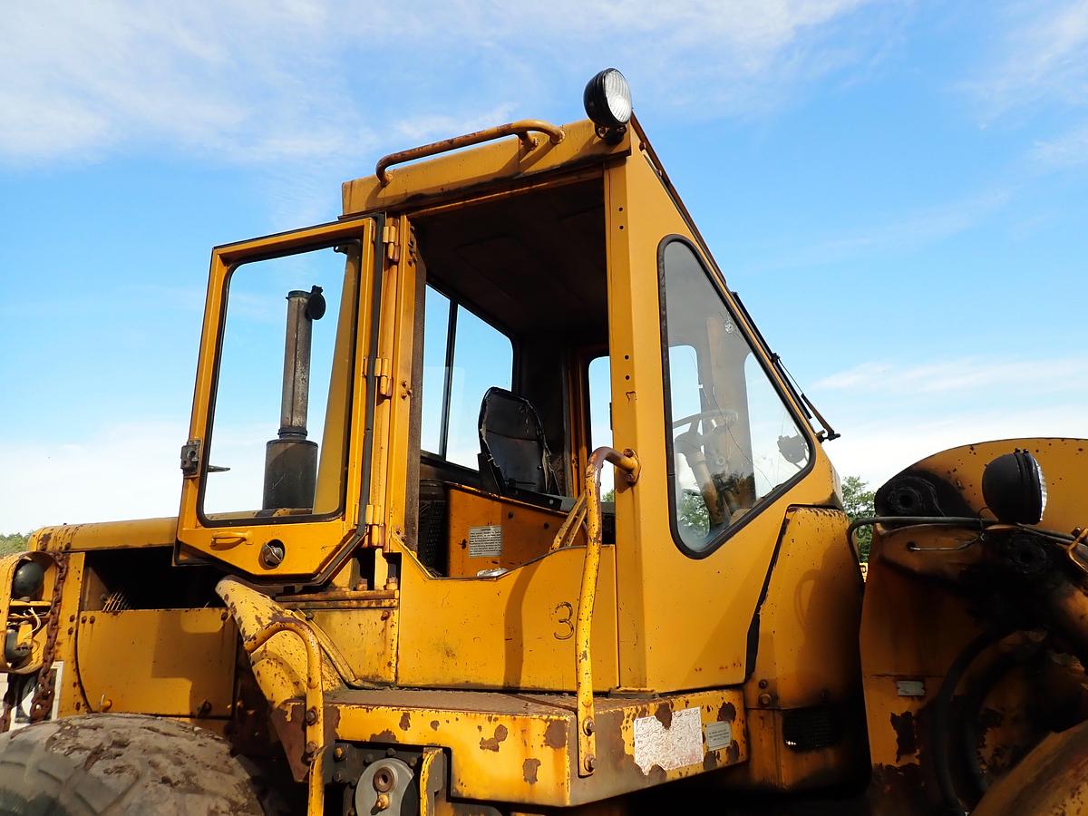 Used 1976 CAT 950 Wheel Loader w/ FORKS