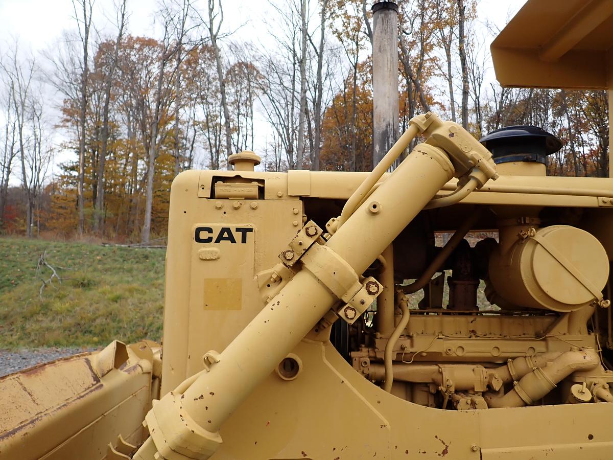 Used 1980 CAT D7G Crawler Dozer w/ RIPPER!