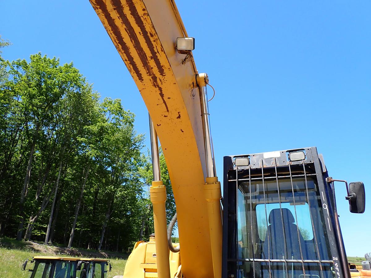 Used 2006 CAT 320CL