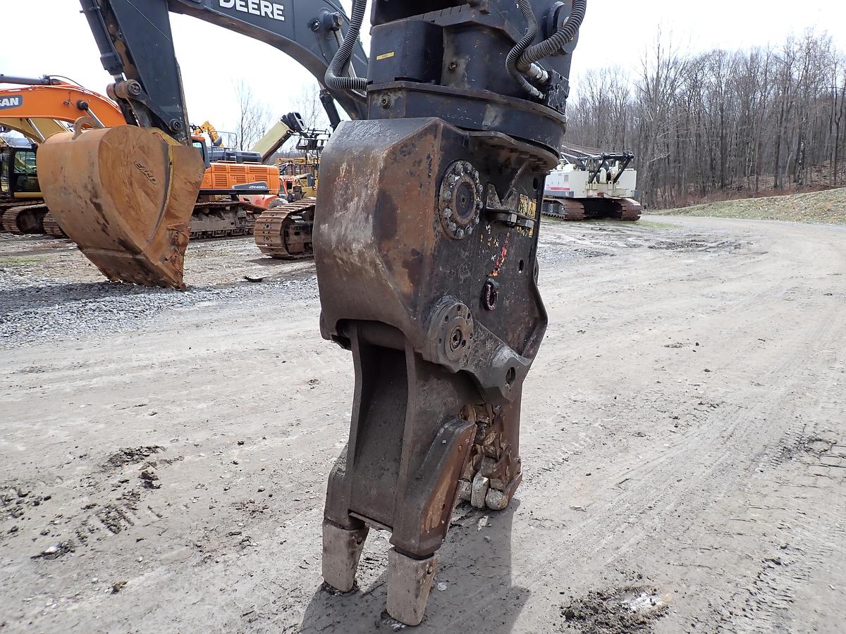 Used 2016 CAT MP318 Multiprocessor Concrete Shear