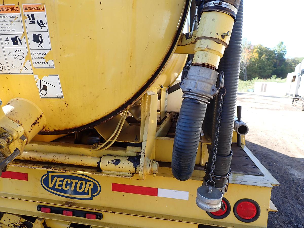 Used 2002 Vector 09007 Vacuum Excavator HI-RAIL GEAR!