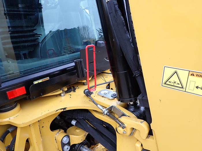 Used 2018 CAT 420F2 Loader Backhoe