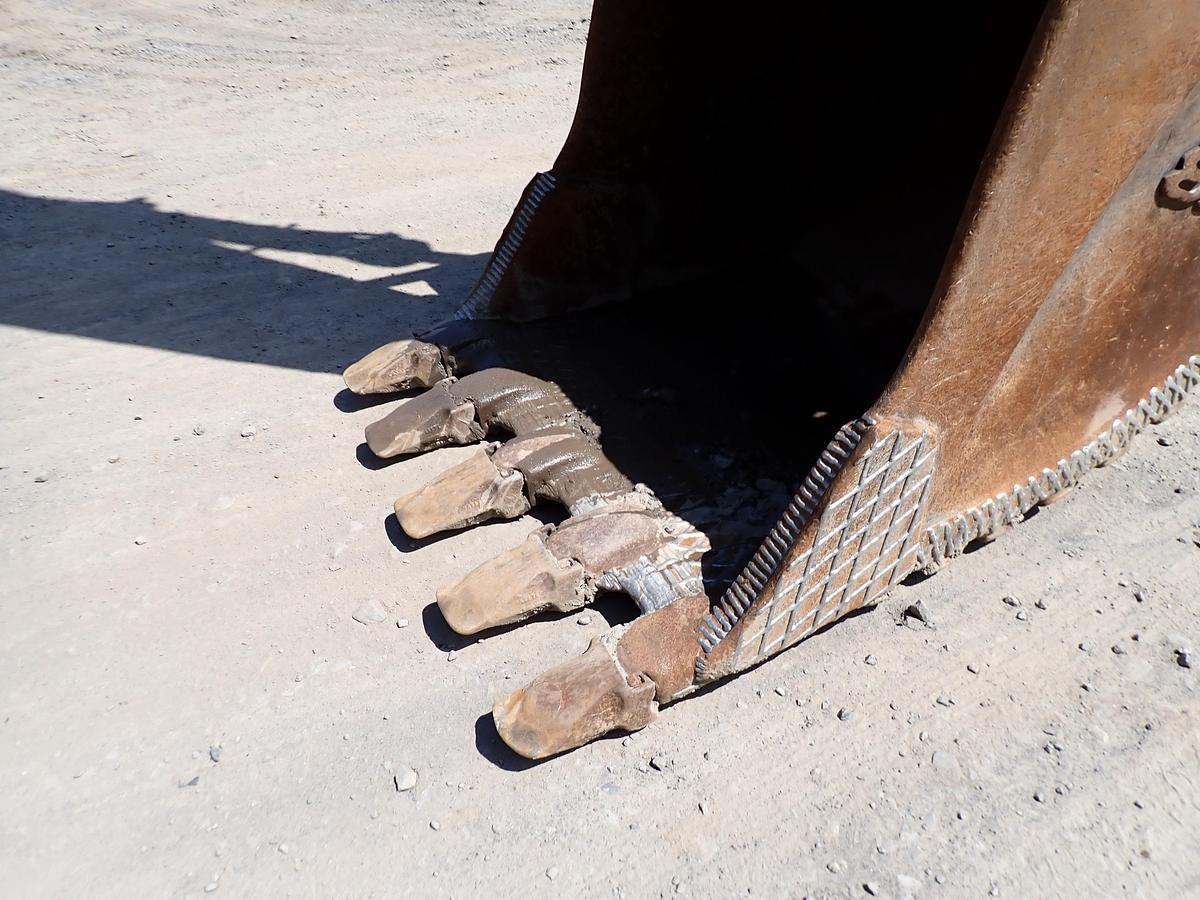 Used 2004 John Deere 330C LC Hydraulic Excavator