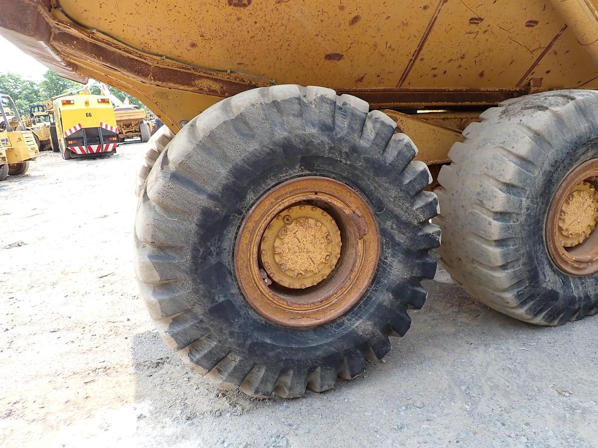 Used 2006 CAT 735
