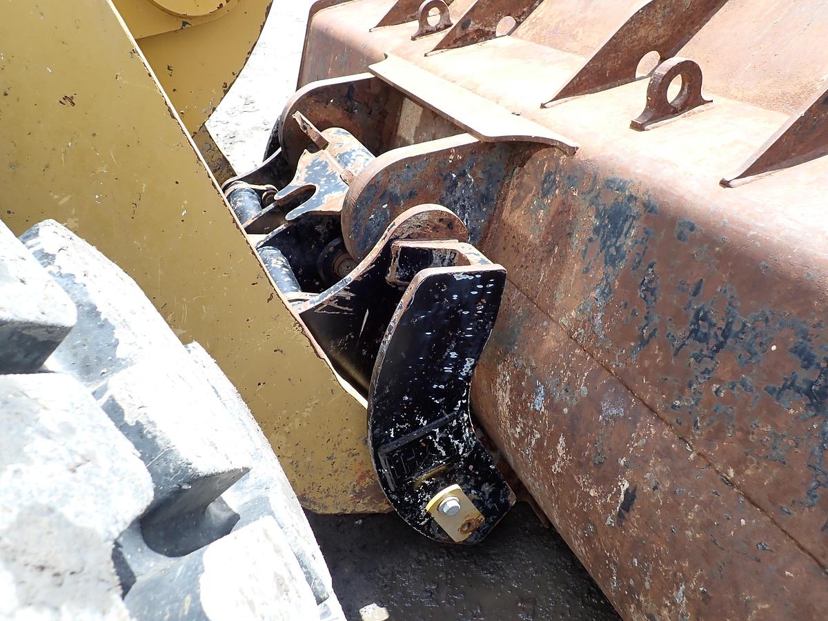 Used 2010 CAT 938H