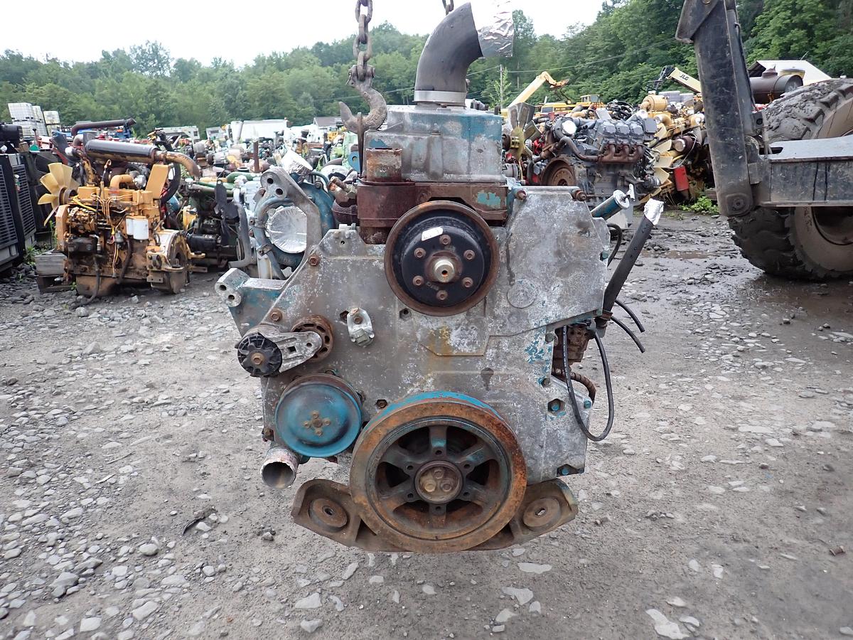 Used 2000 International DT466E 190 HP Truck Engine