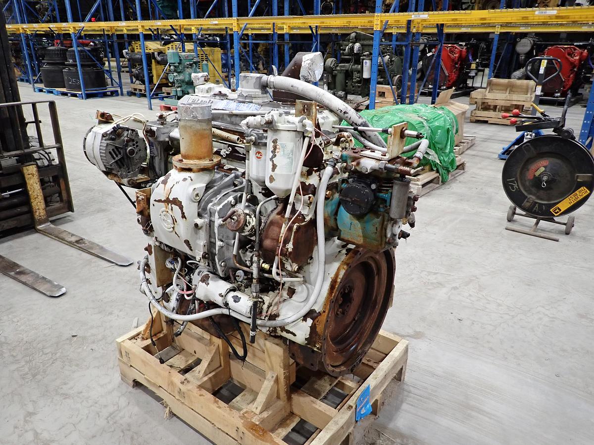 Used Detroit Diesel 4-71 Engine RIGHT HAND EXHAUST 1043-5000