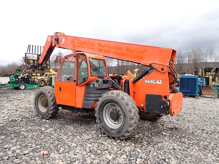 Used 2009 Lull 944E-42