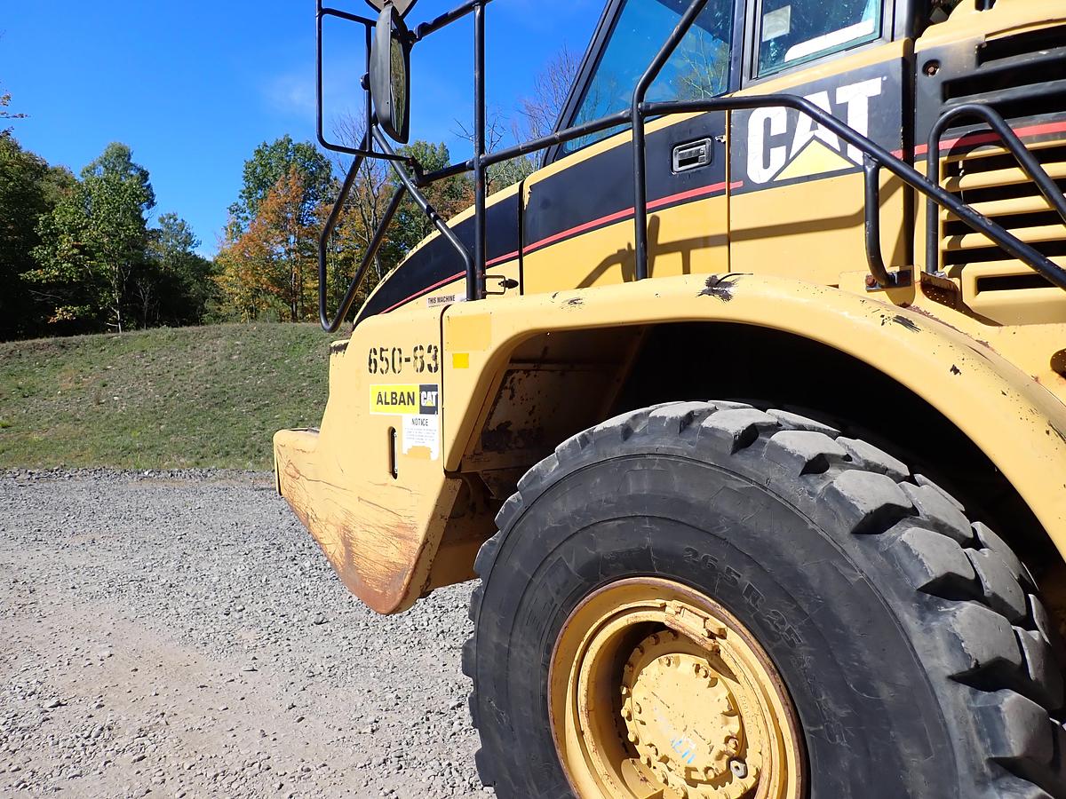 Used 2004 CAT 735 Articulated Haul Truck
