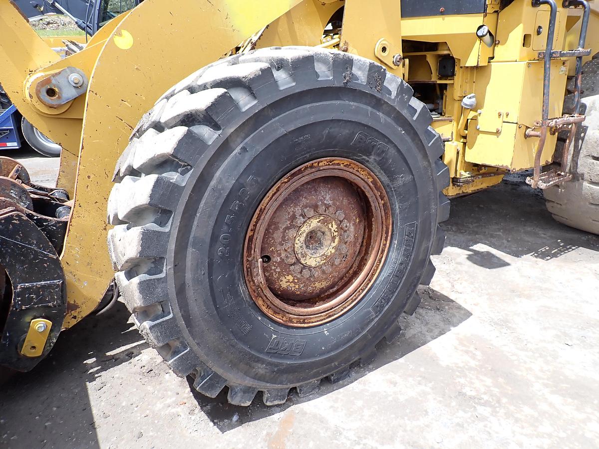 Used 2010 CAT 938H