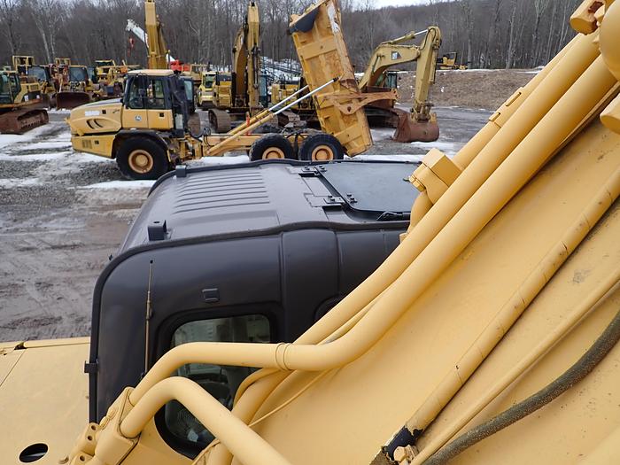 Used 2004 John Deere 600C LC Excavator