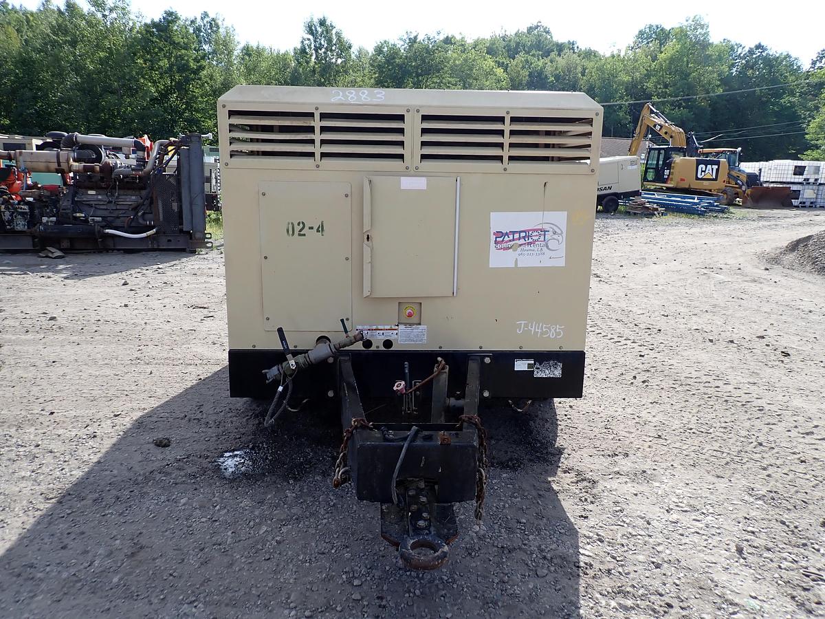 Used 2015 Doosan XP825WCU 825 CFM Portable Air Compressor