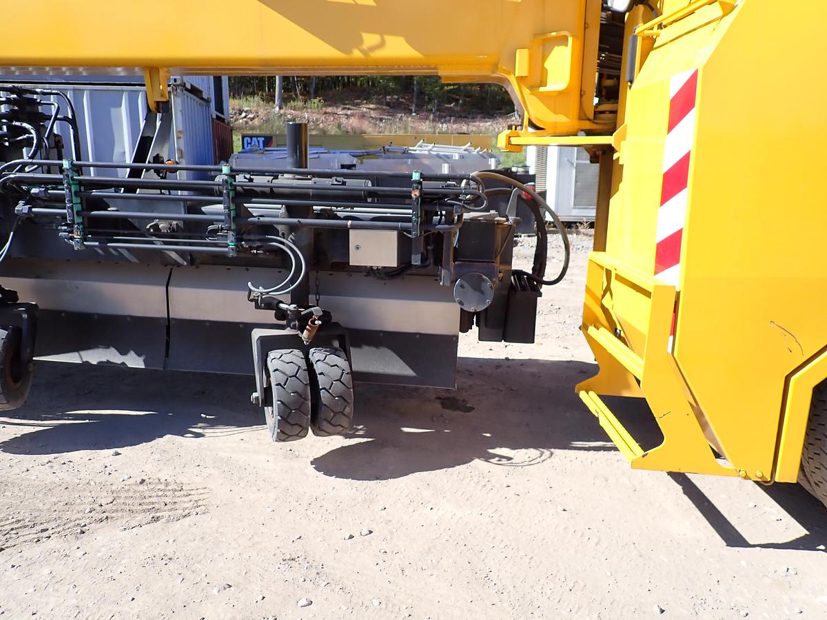 Used 2001 Vammas PSB 5500H Airport Runway Sweeper 