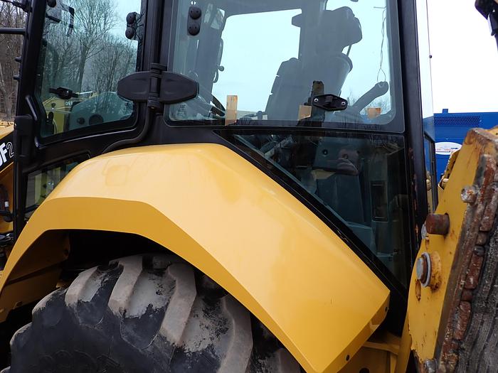 Used 2018 CAT 420F2 Loader Backhoe