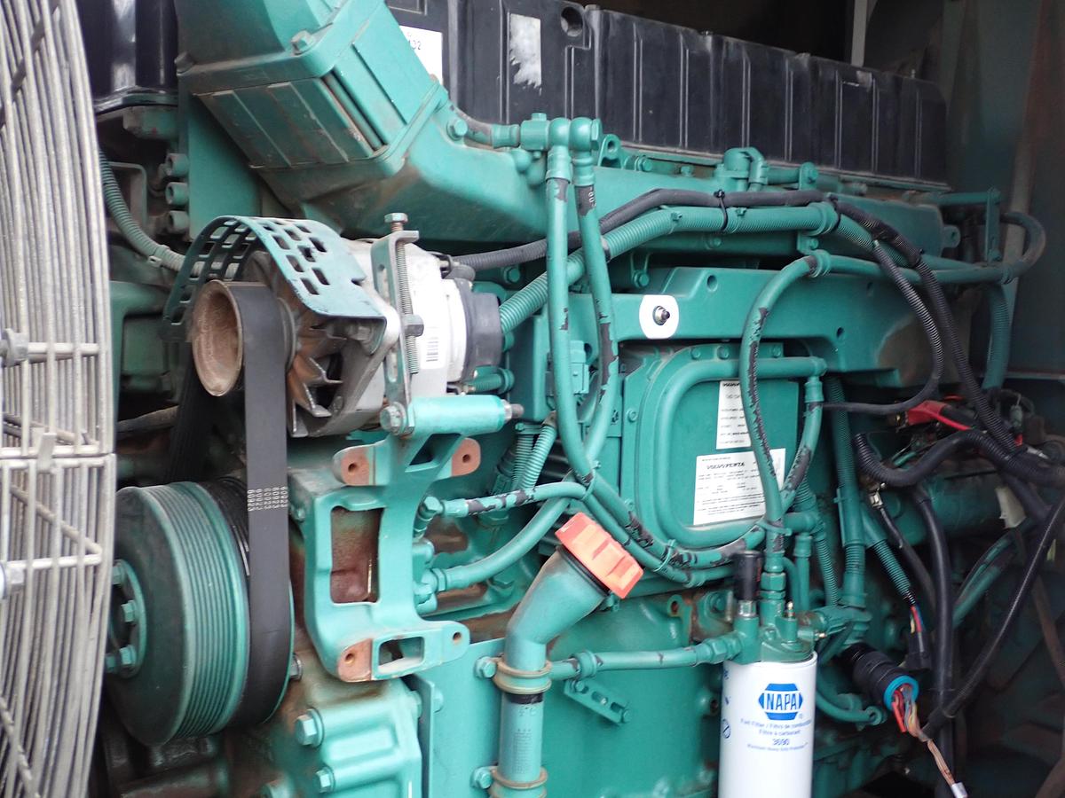 Used 2005 Multiquip DCA400SSV 320 KW Generator VOLVO DIESEL