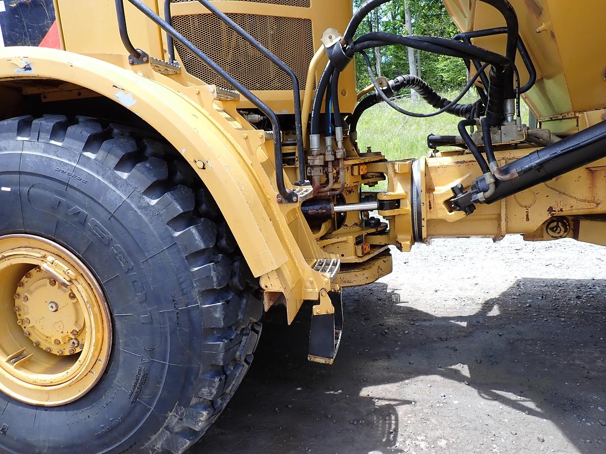 Used 2015 CAT 740B Articulated Haul Truck
