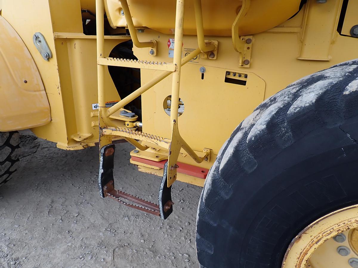 Used 2001 John Deere 624H Wheel Loader