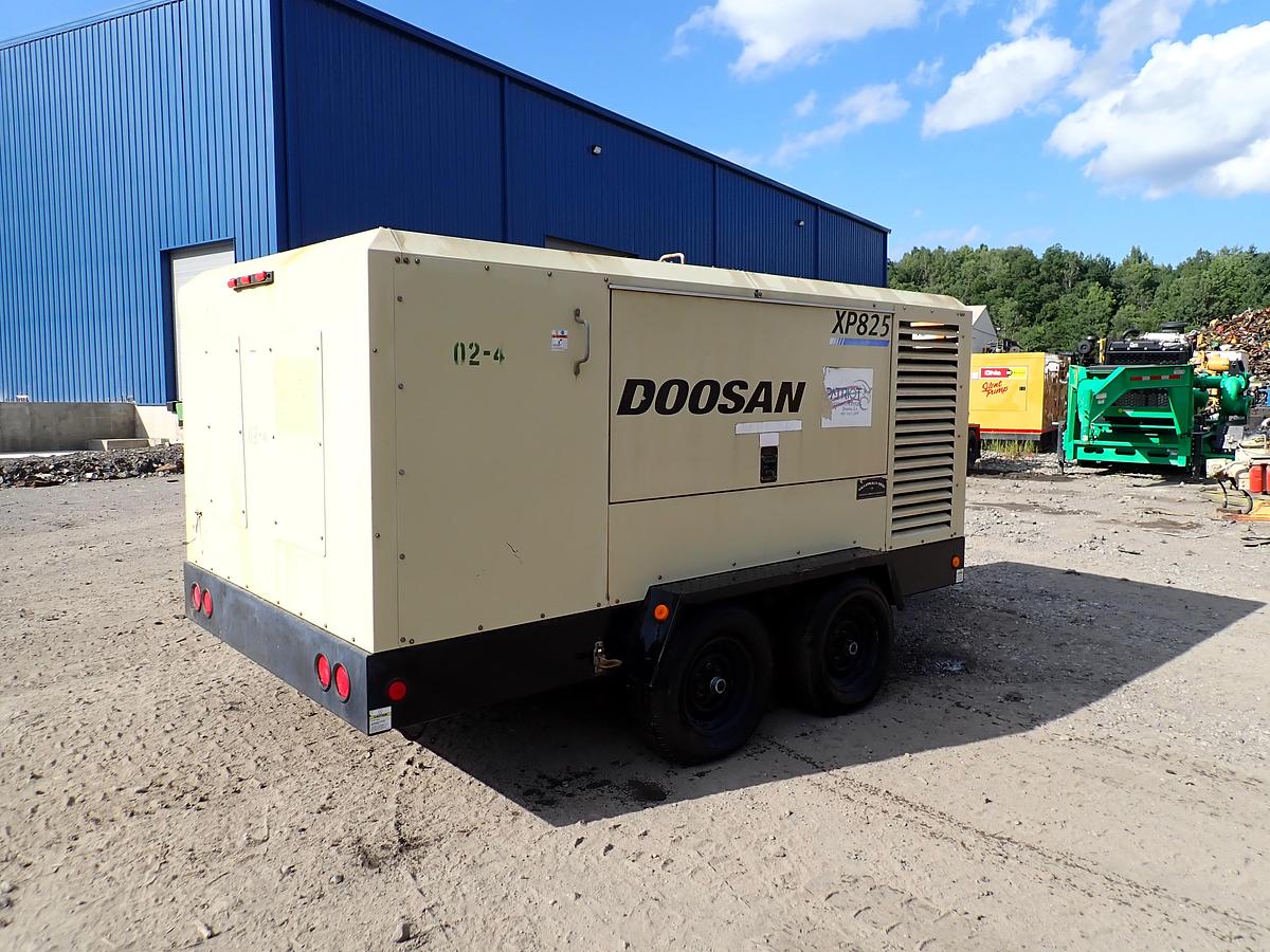 Used 2015 Doosan XP825WCU 825 CFM Portable Air Compressor