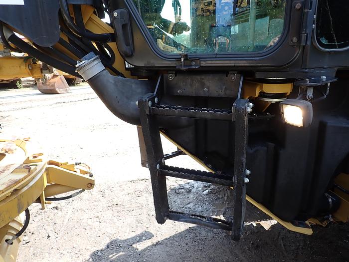 Used 2015 CAT 120M2 AWD