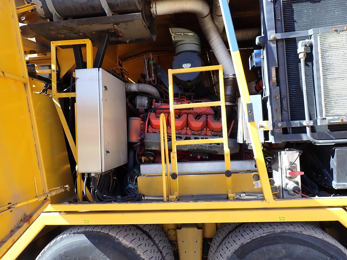 Used 2001 Vammas PSB 5500H Airport Runway Sweeper 