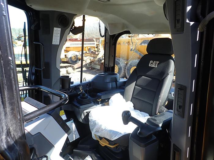 Used 2022 CAT D6 LGP Crawler Dozer