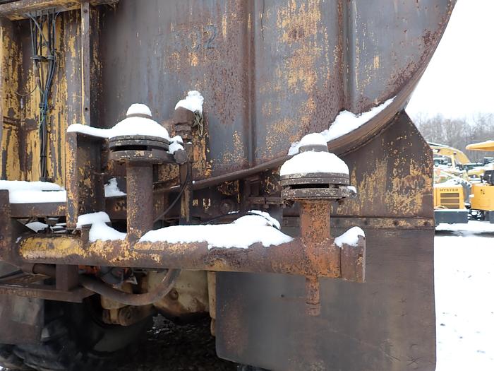 Used 1985 CAT 769C Rigid Frame Water Truck 8000 Gallon