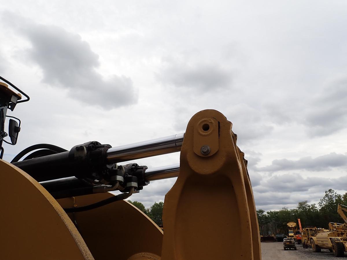 Used 2015 CAT 982M Wheel Loader