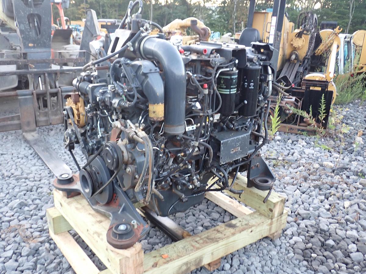 Used 2015 Komatsu SAA6D125E-7 Diesel Engine PC490LC-11 EXCAVATOR