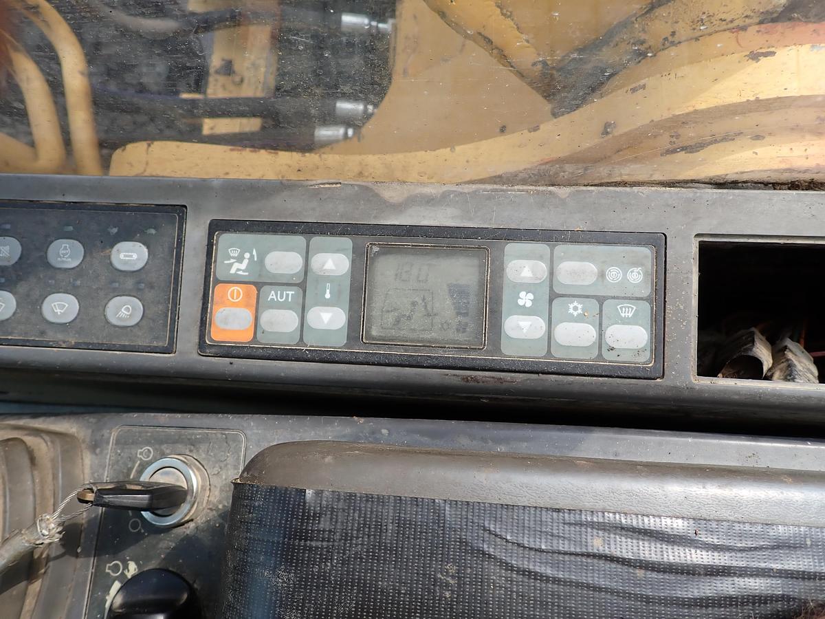 Used 2001 CAT 320CL Hydraulic Excavator