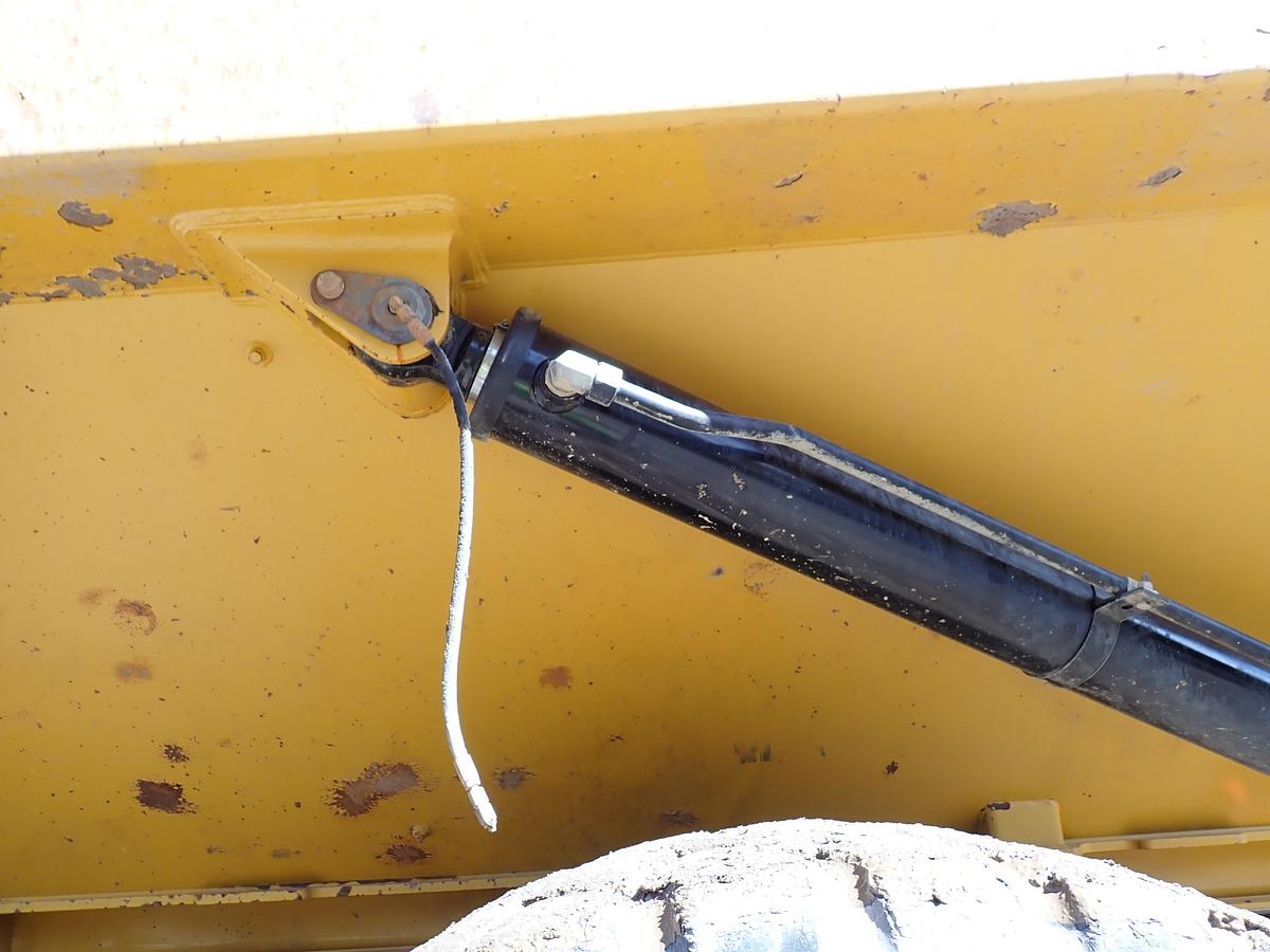 Used 2014 CAT 740B Articulated Truck