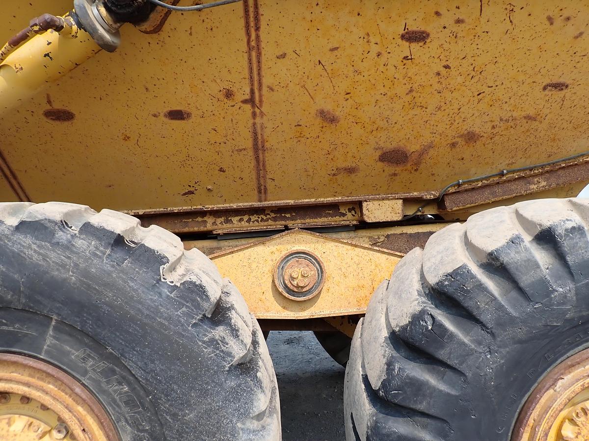 Used 2006 CAT 735