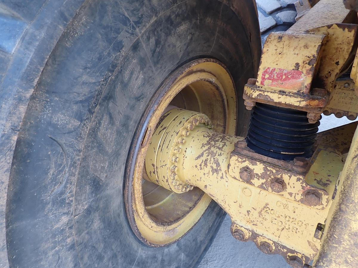 Used 2003 CAT 735