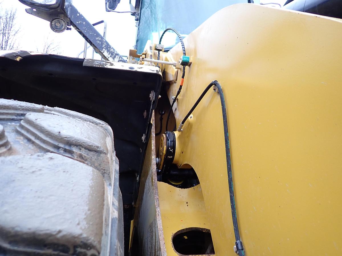 Used 2018 CAT 980M Wheel Loader