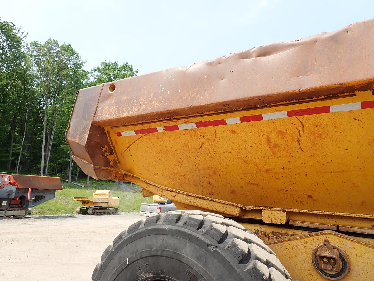 Used 2003 CAT 735