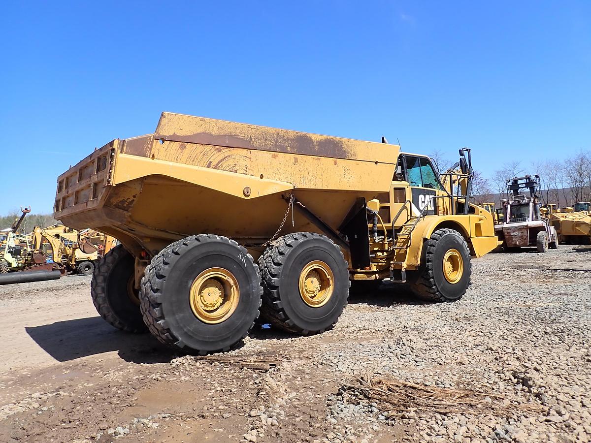 Used 2012 CAT 740B Articulated Haul Truck w/ TAILGATE