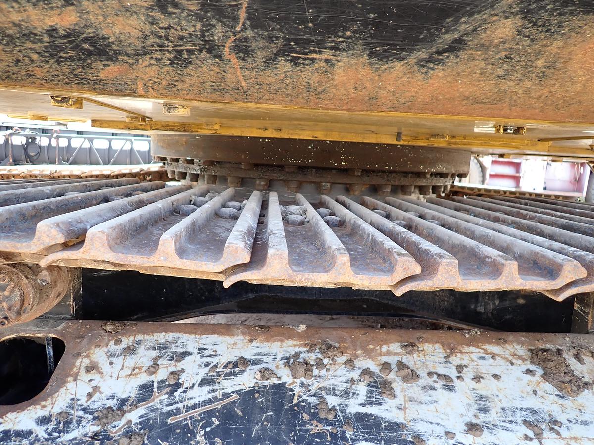 Used 2022 CAT 326