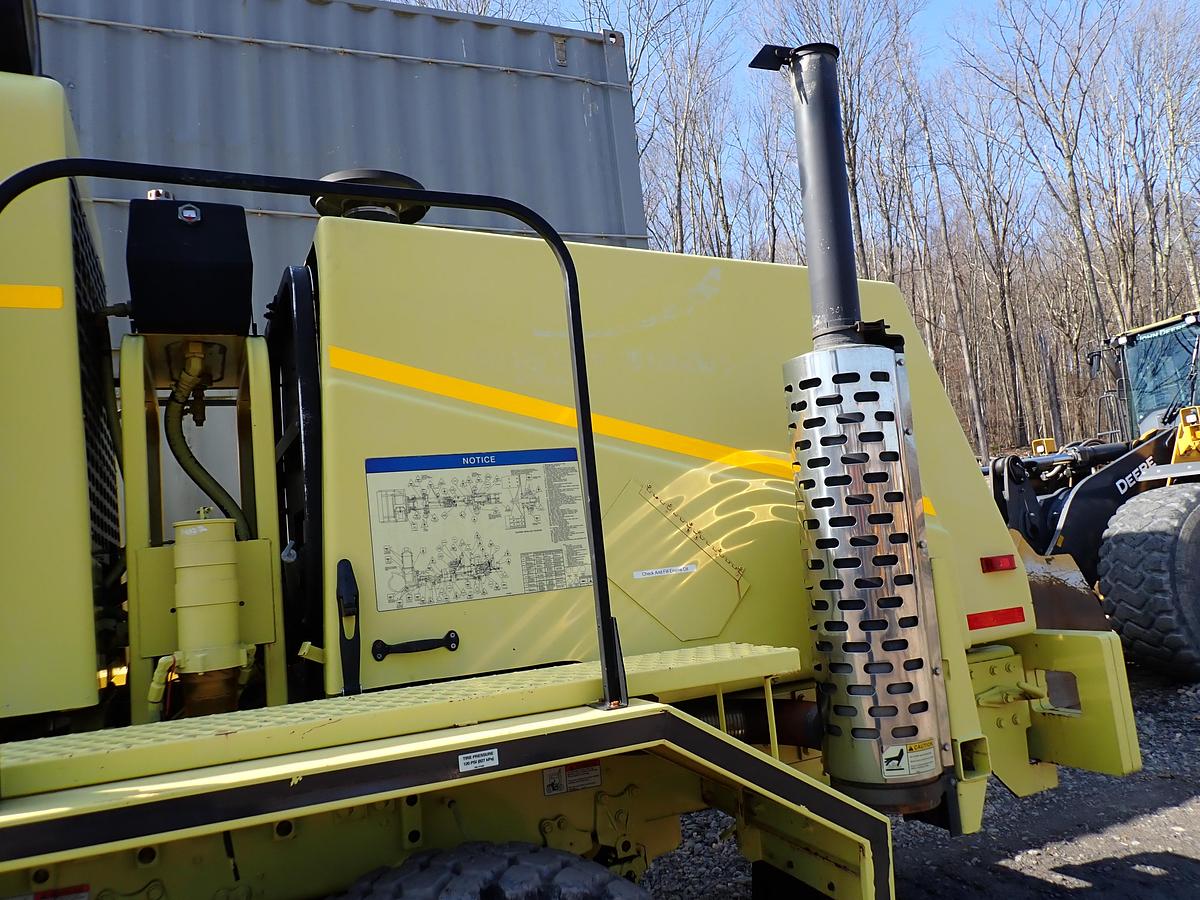 Used 2003 Oshkosh HB2923 Airport Snowblower