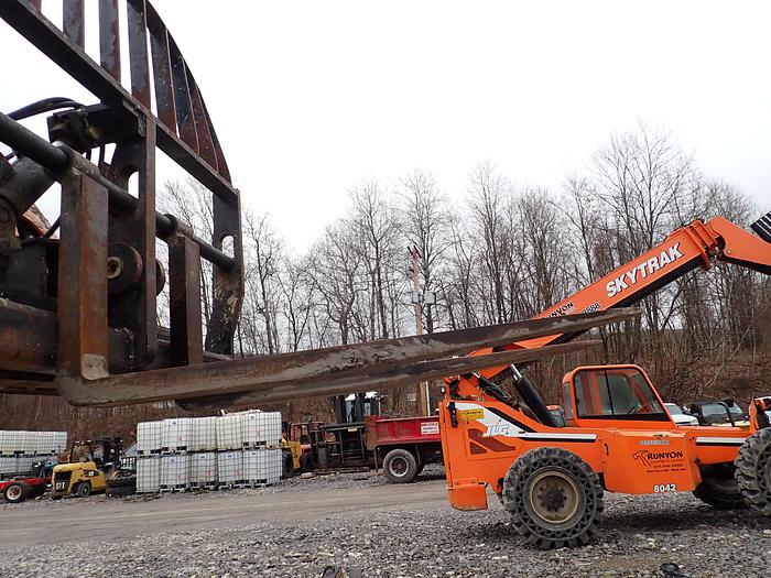 Used 2009 Lull 944E-42