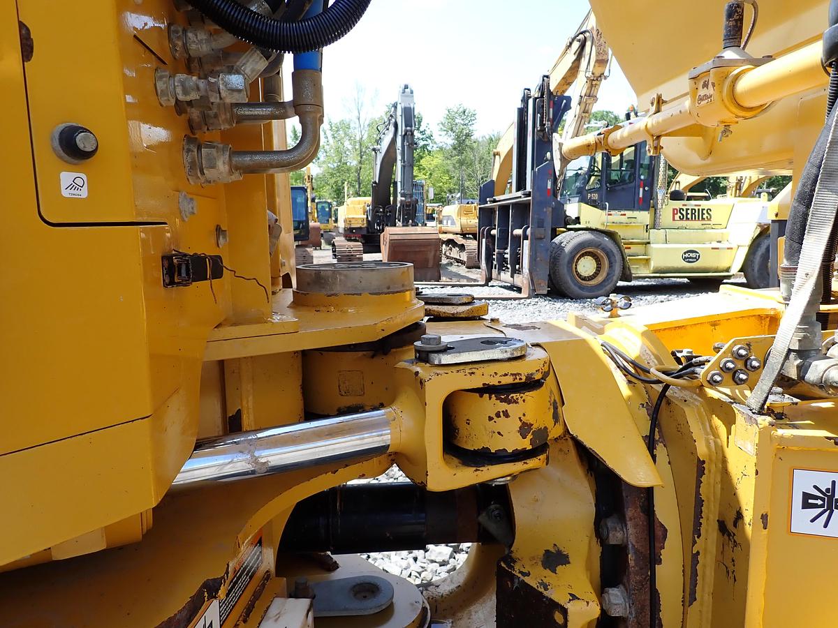 Used 2015 John Deere 460E Articulated Water Truck 9000 GALLON