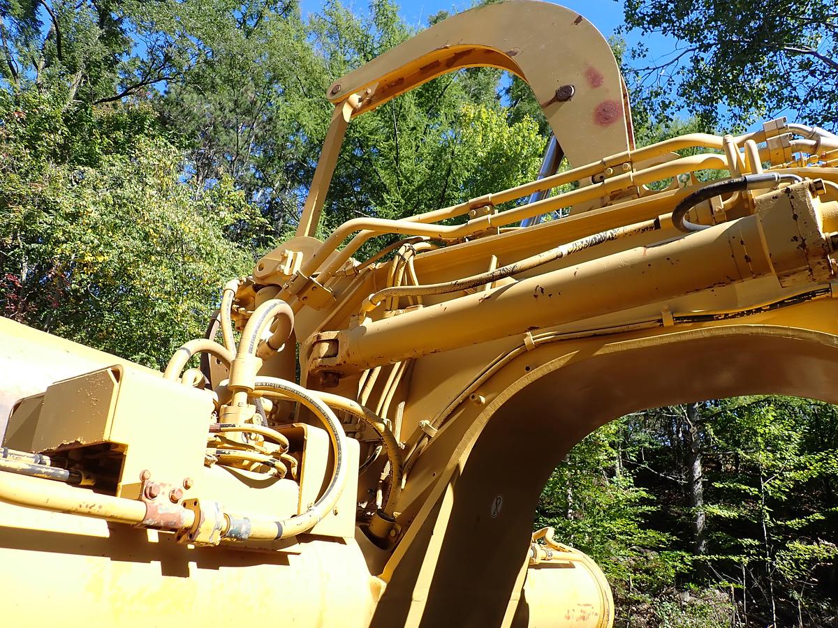 Used 2004 CAT 621G Motor Scraper