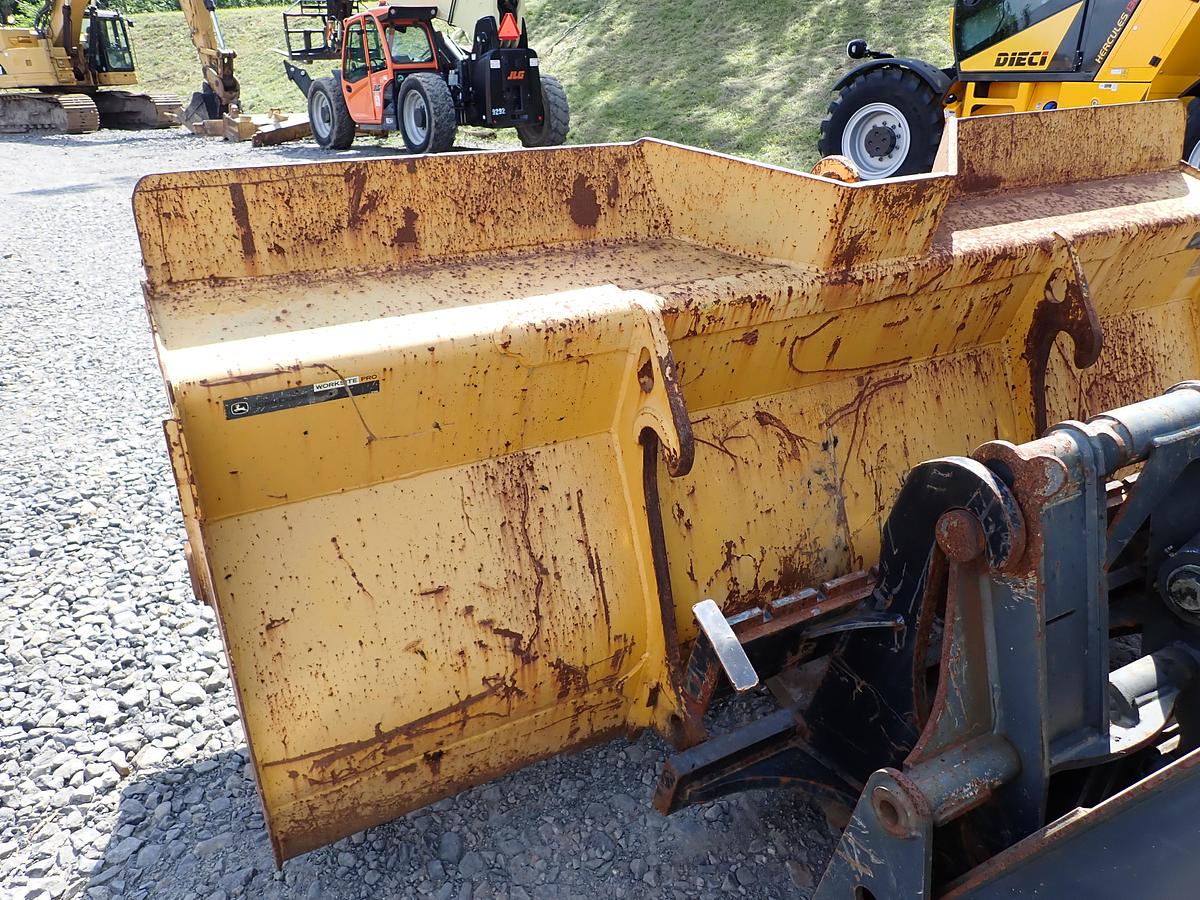 Used 2018 John Deere 410L Loader Backhoe LOADED! Q/C FORKS EXTENDAHOE