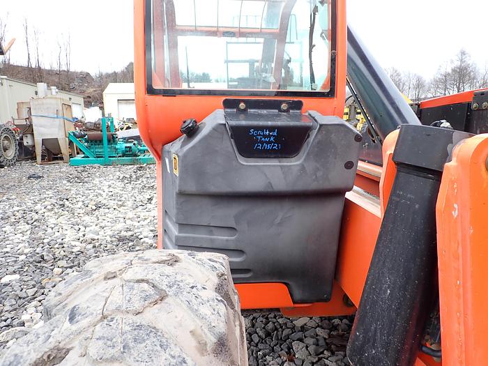 Used 2009 Lull 944E-42