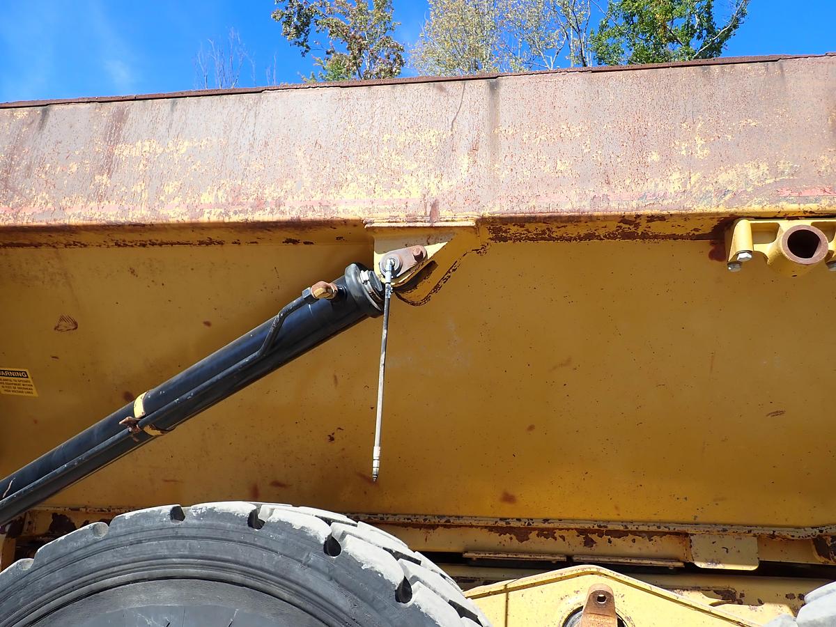Used 2004 CAT 735 Articulated Haul Truck
