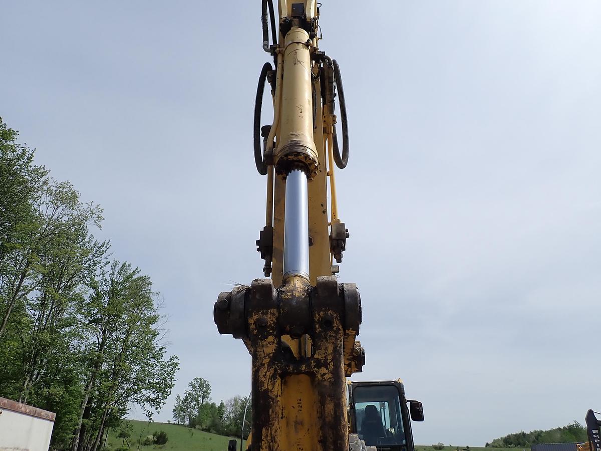 Used 2013 Komatsu PC490LC-10 Excavator 
