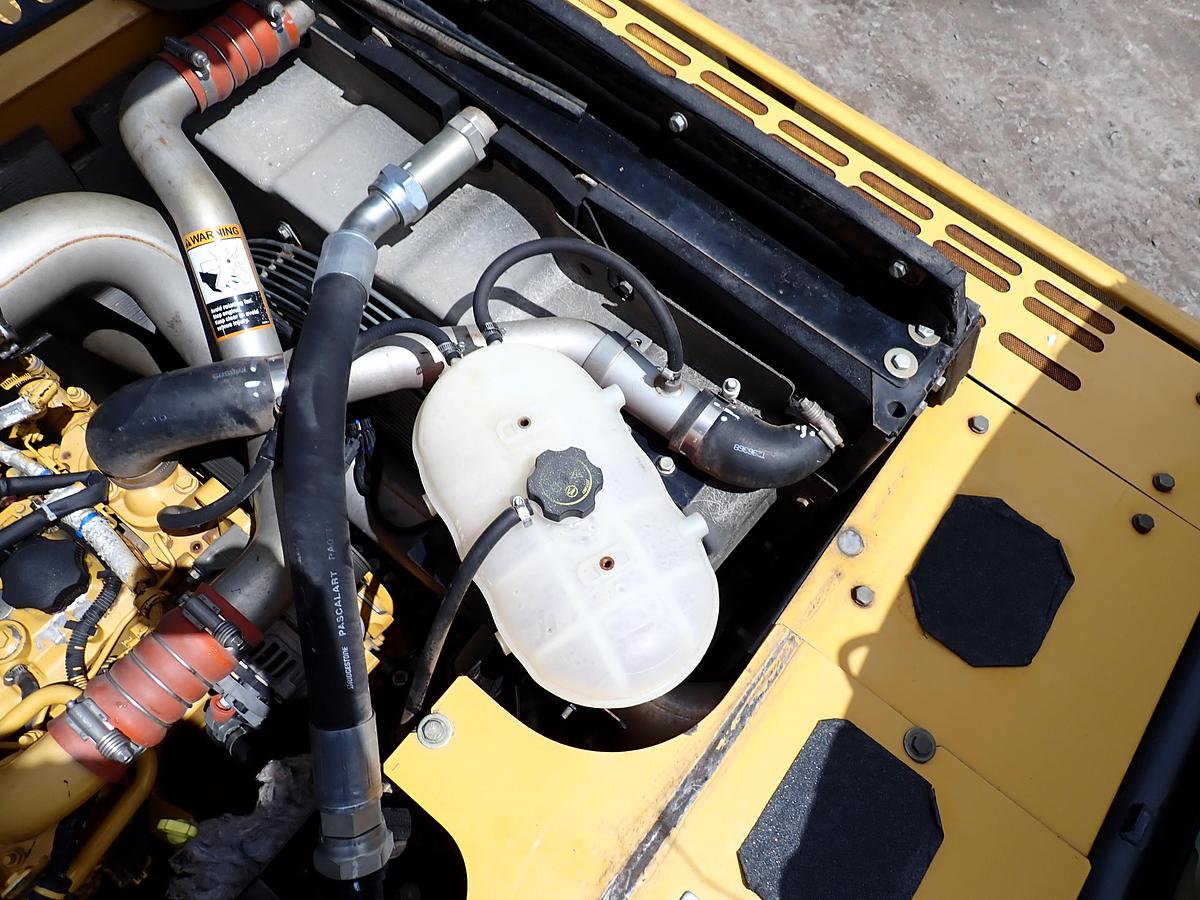 Used 2015 John Deere 160G LC Excavator HYDRAULIC THUMB & QC