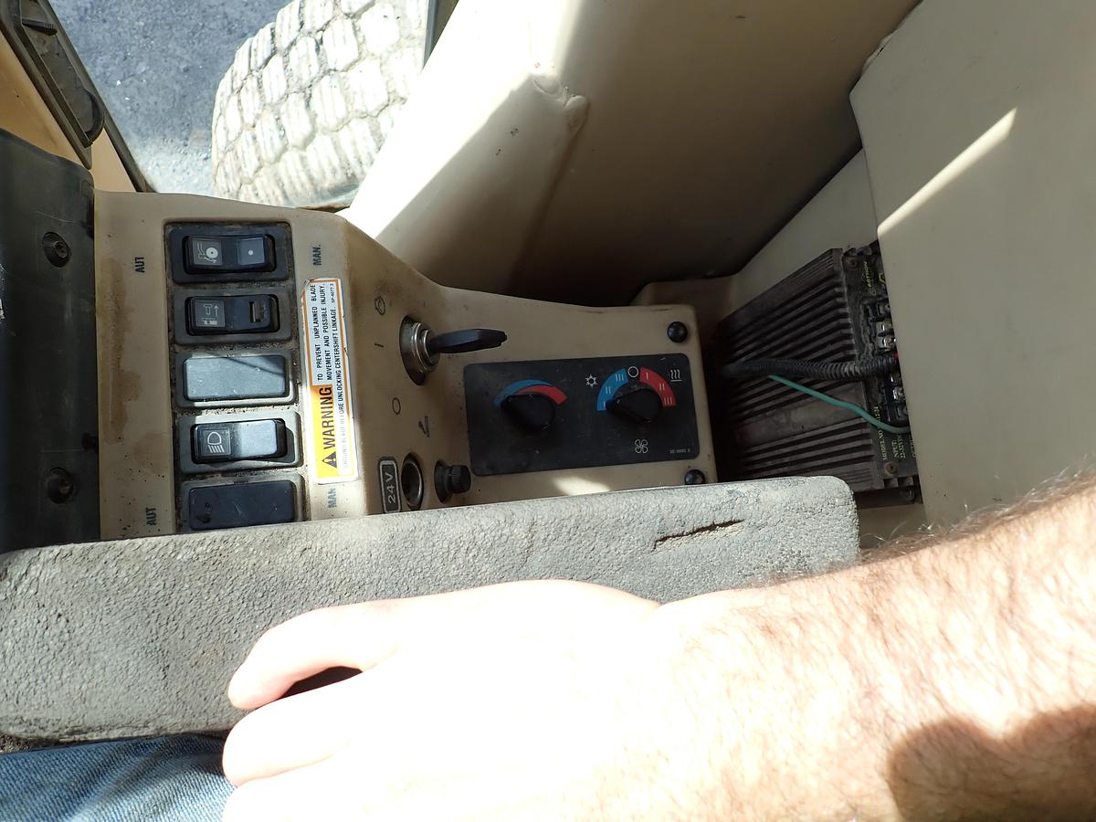 Used 1998 CAT 163H Motor Grader